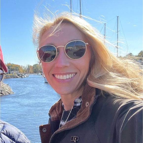 Meet your Posher, Lynnsay - Picture 1 of 1